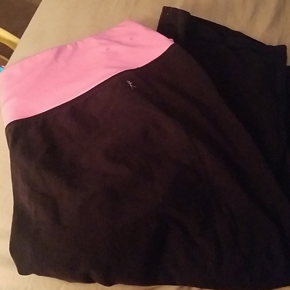 Danskin Pants - Exercise capri Danskin Pants - Exercise capri